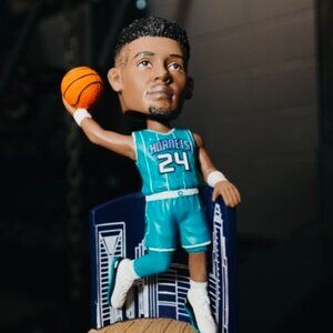 Bobble head